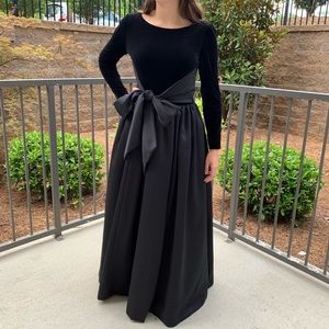 En Francais Black Velvet Gown